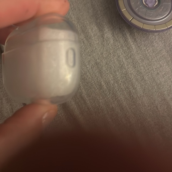 Airpod pro 2nd gen clear case - Picture 2 of 6